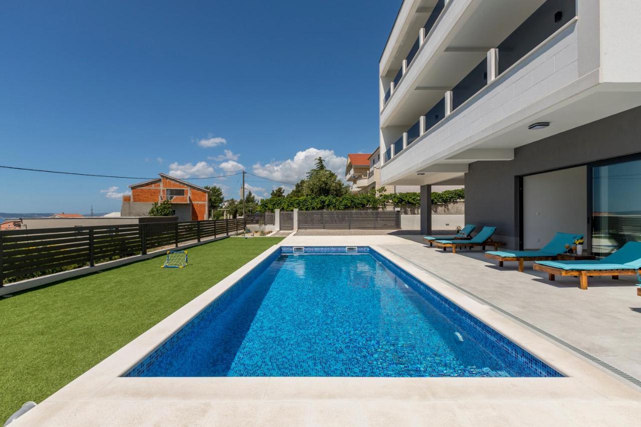 Luxury Villa La Nonna Ana - Heated Pool, Sea View, Near Split Kaštela Buitenkant foto