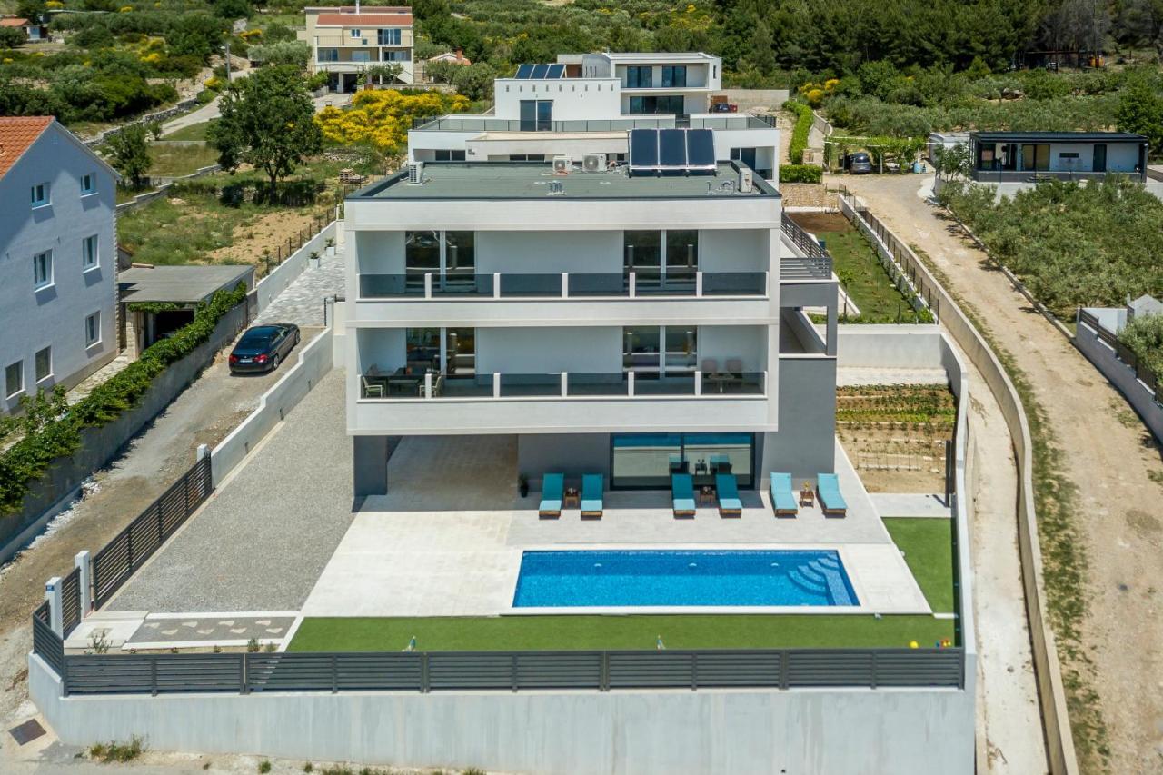 Luxury Villa La Nonna Ana - Heated Pool, Sea View, Near Split Kaštela Buitenkant foto