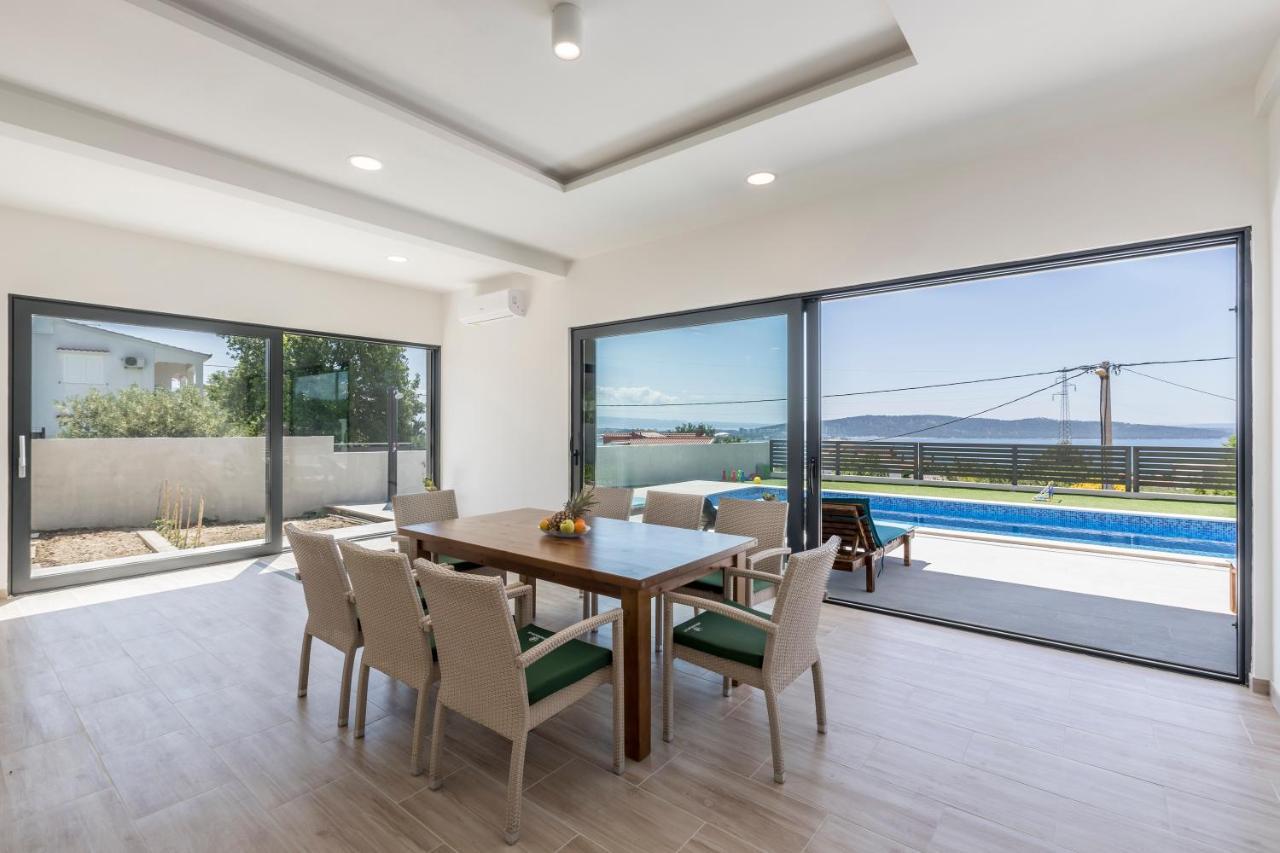 Luxury Villa La Nonna Ana - Heated Pool, Sea View, Near Split Kaštela Buitenkant foto