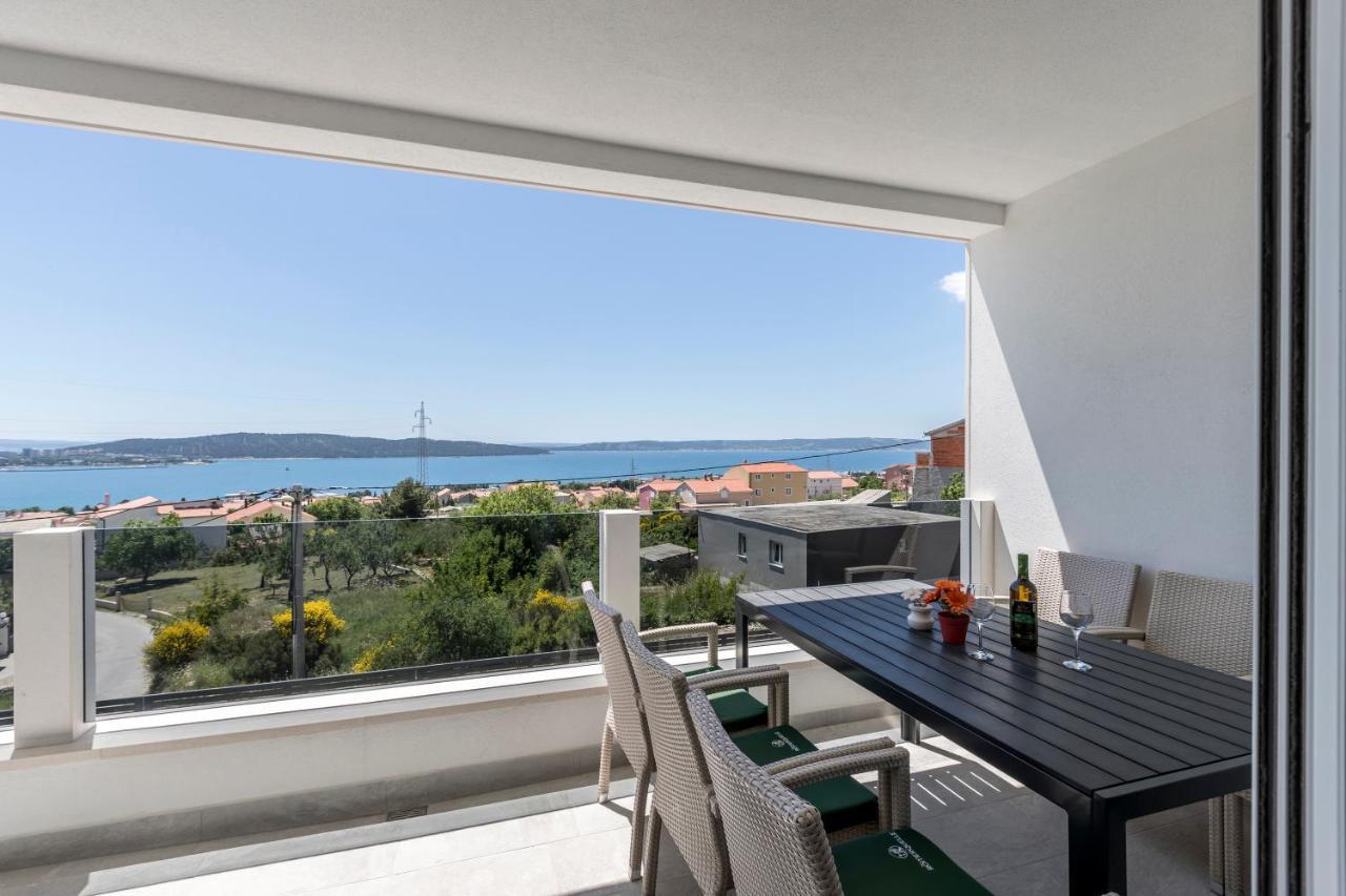 Luxury Villa La Nonna Ana - Heated Pool, Sea View, Near Split Kaštela Buitenkant foto