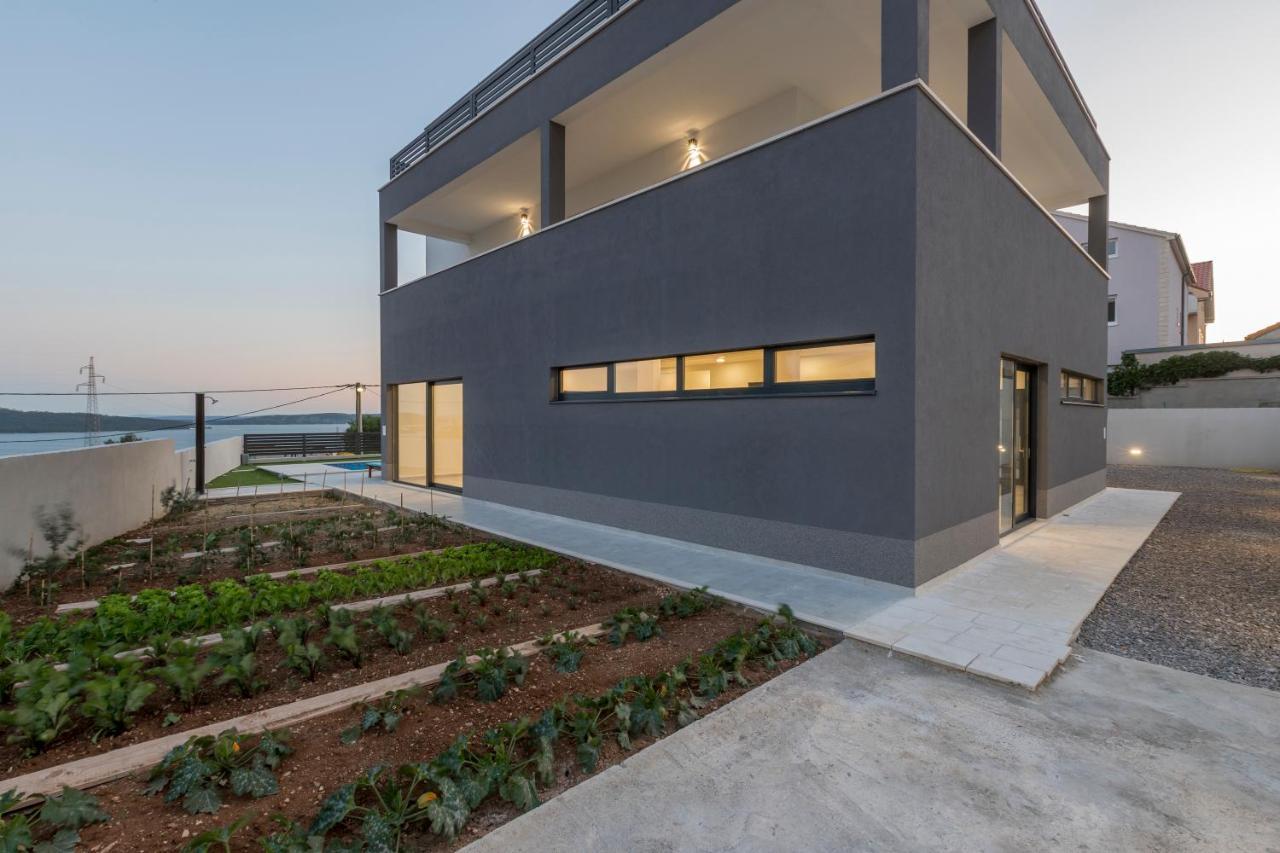 Luxury Villa La Nonna Ana - Heated Pool, Sea View, Near Split Kaštela Buitenkant foto