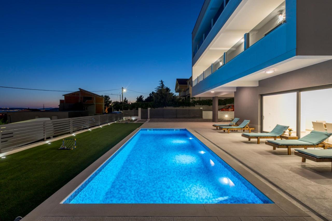 Luxury Villa La Nonna Ana - Heated Pool, Sea View, Near Split Kaštela Buitenkant foto