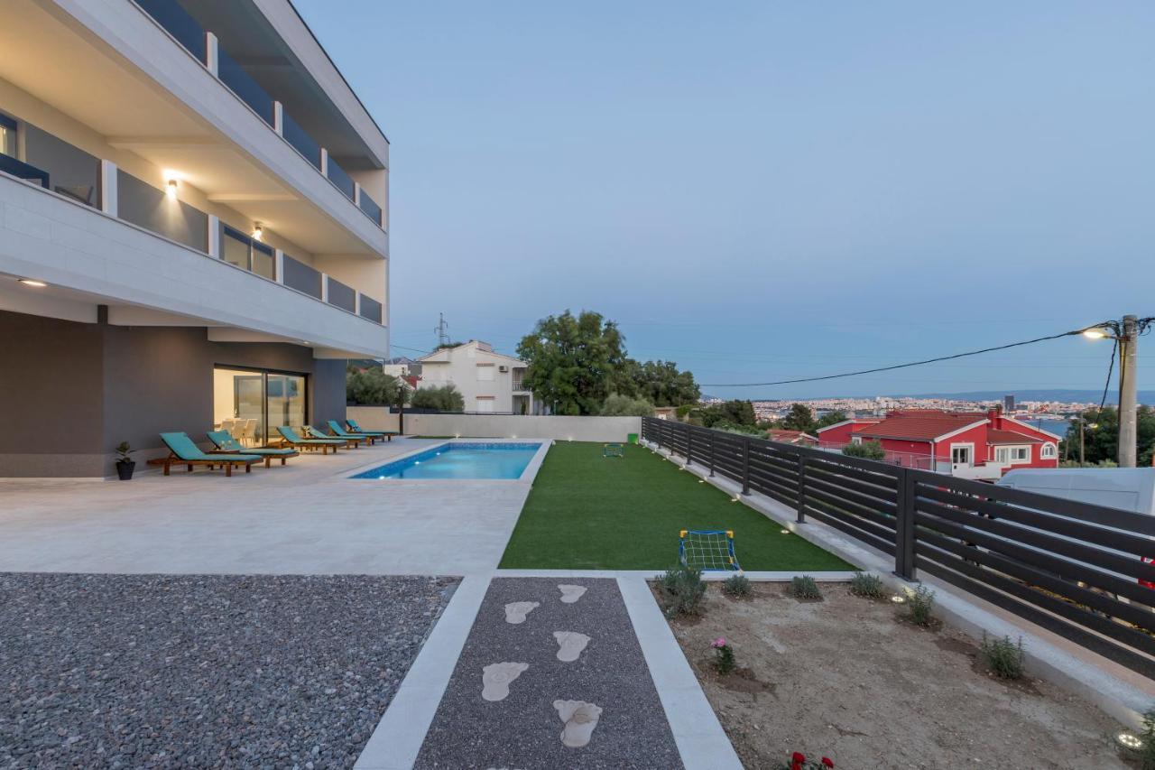 Luxury Villa La Nonna Ana - Heated Pool, Sea View, Near Split Kaštela Buitenkant foto