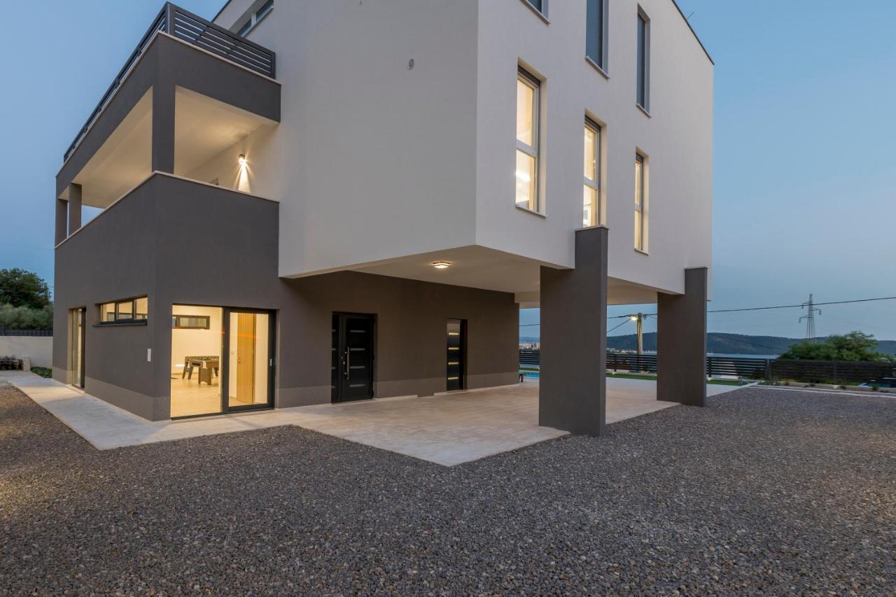 Luxury Villa La Nonna Ana - Heated Pool, Sea View, Near Split Kaštela Buitenkant foto