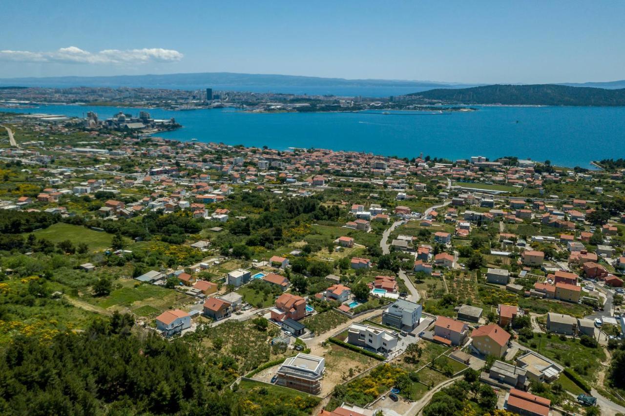 Luxury Villa La Nonna Ana - Heated Pool, Sea View, Near Split Kaštela Buitenkant foto